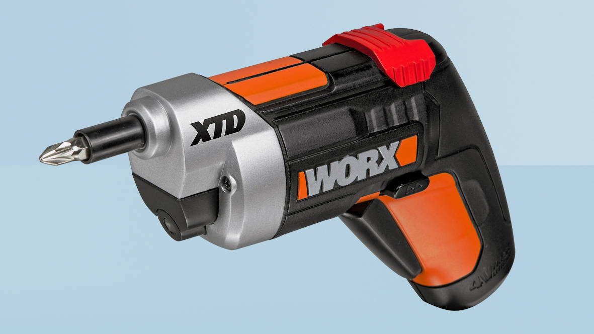 Worx WX252 V XTD на синем фоне