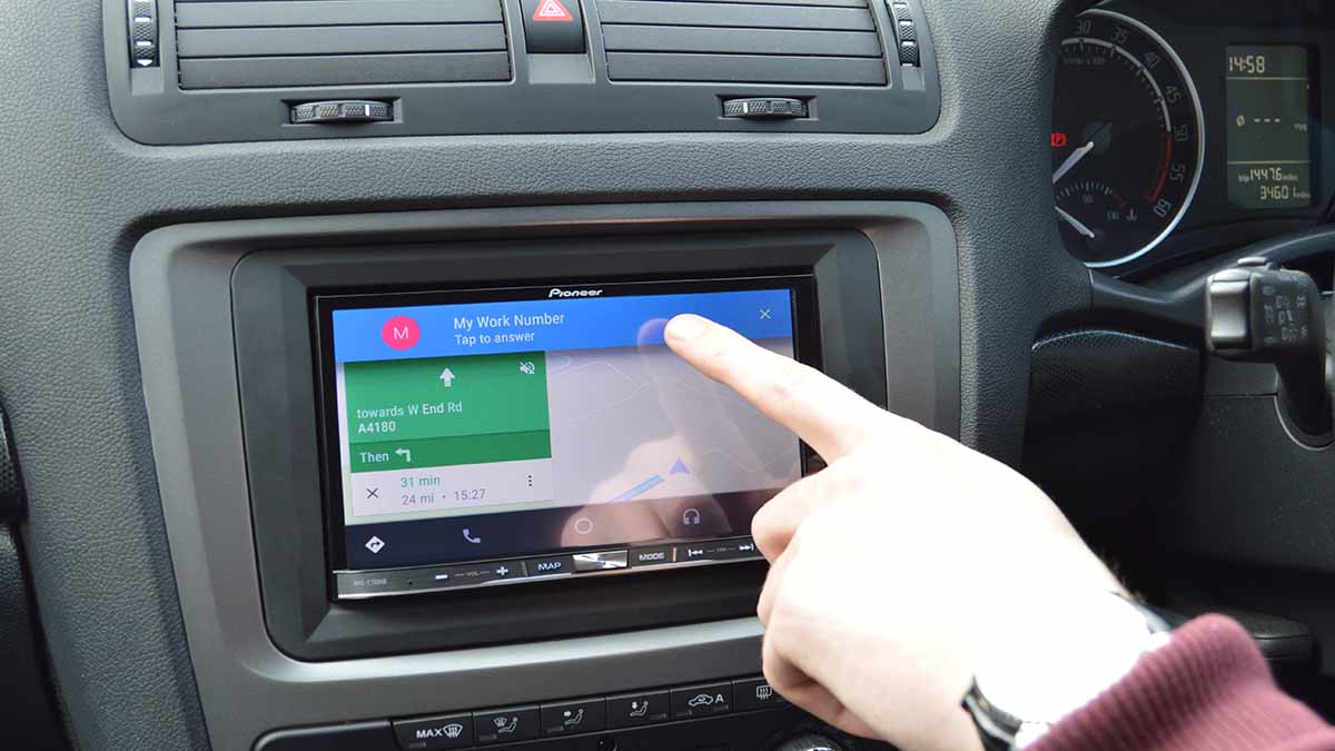 Практика: Apple CarPlay против Android Auto