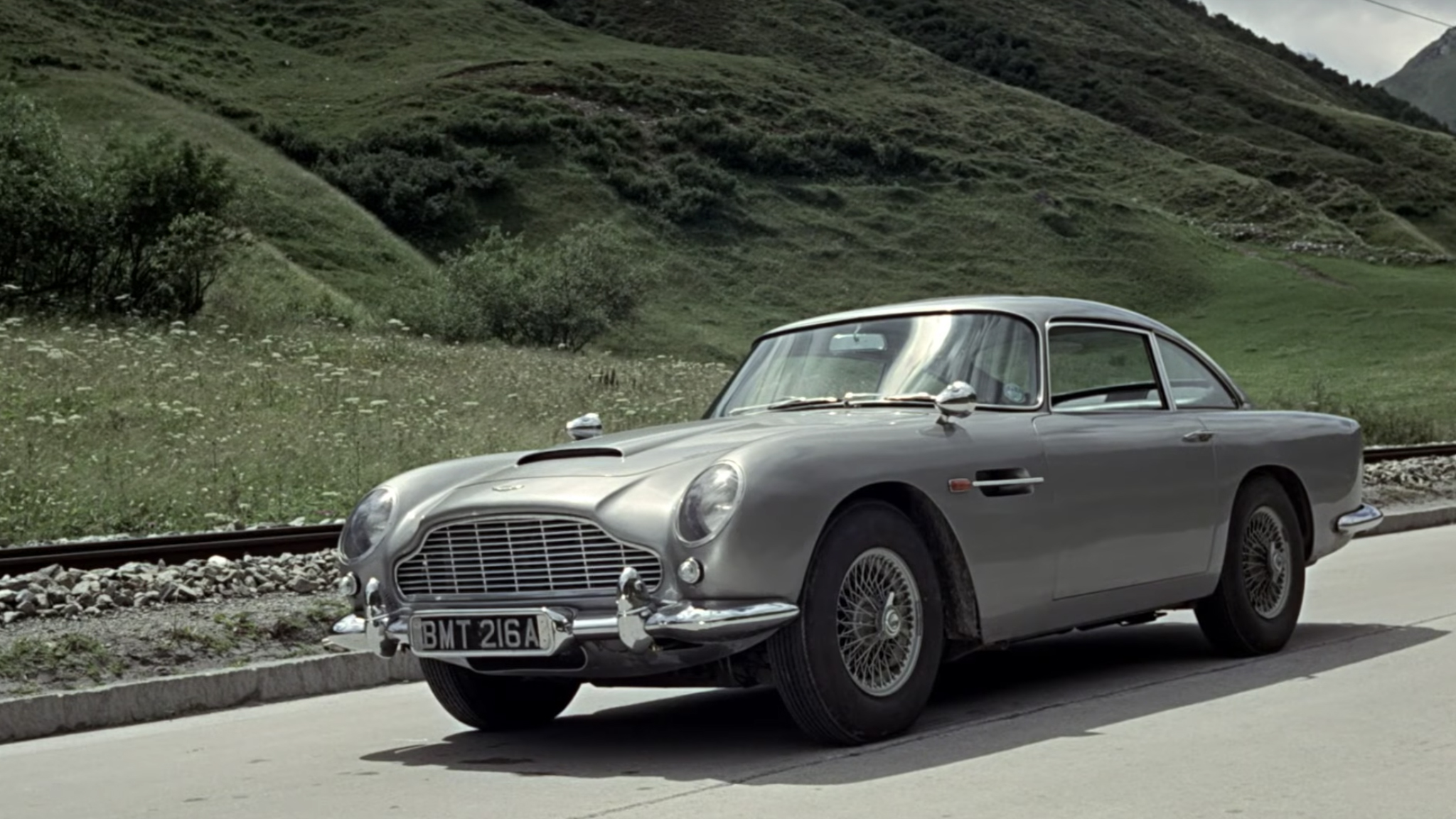 Автомобили Джеймса Бонда: Aston Martin DB5