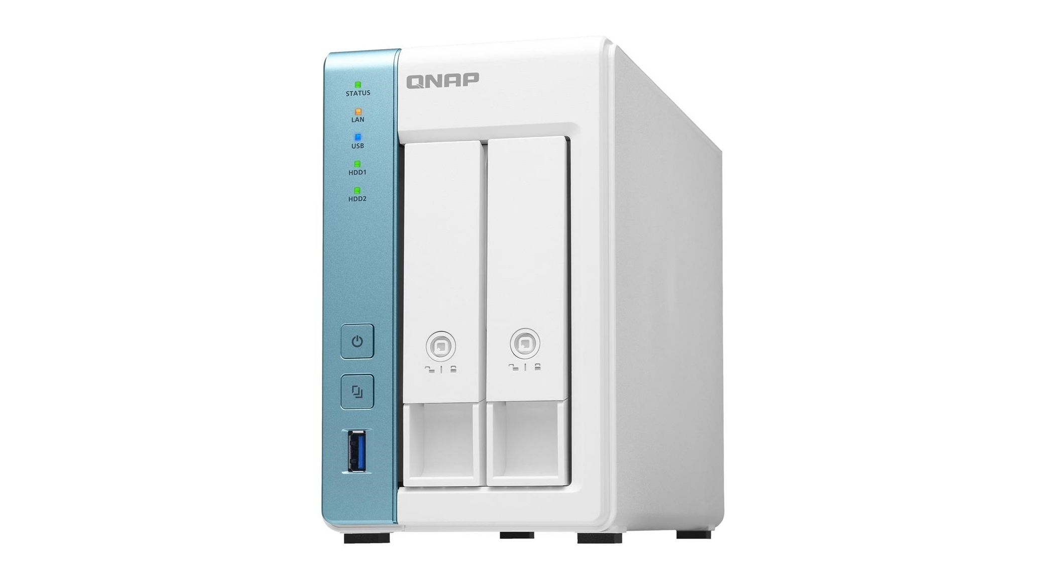 Сетевой накопитель QNAP TS-231P3 на белом фоне