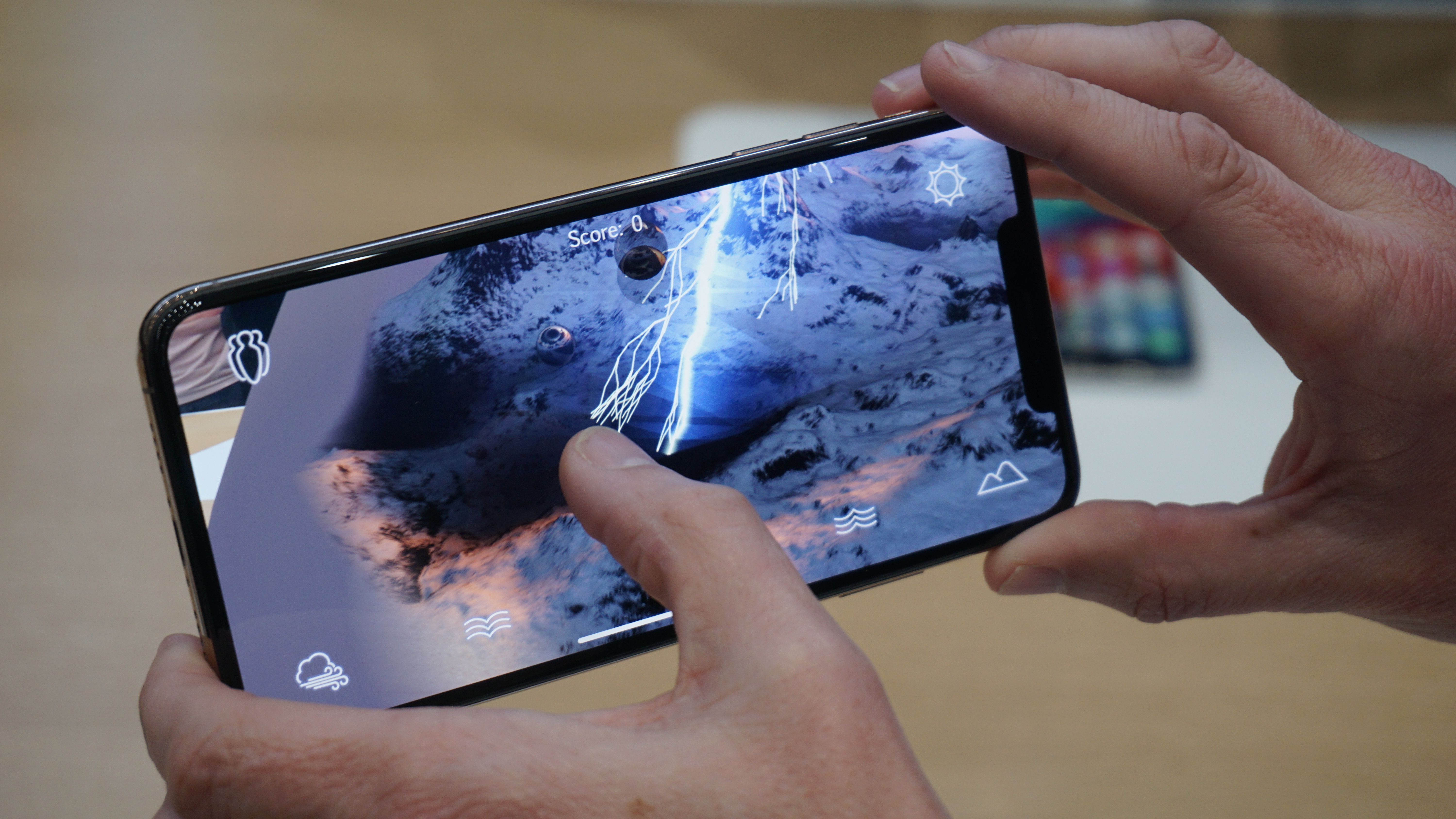 iPhone XS против Samsung Galaxy S9