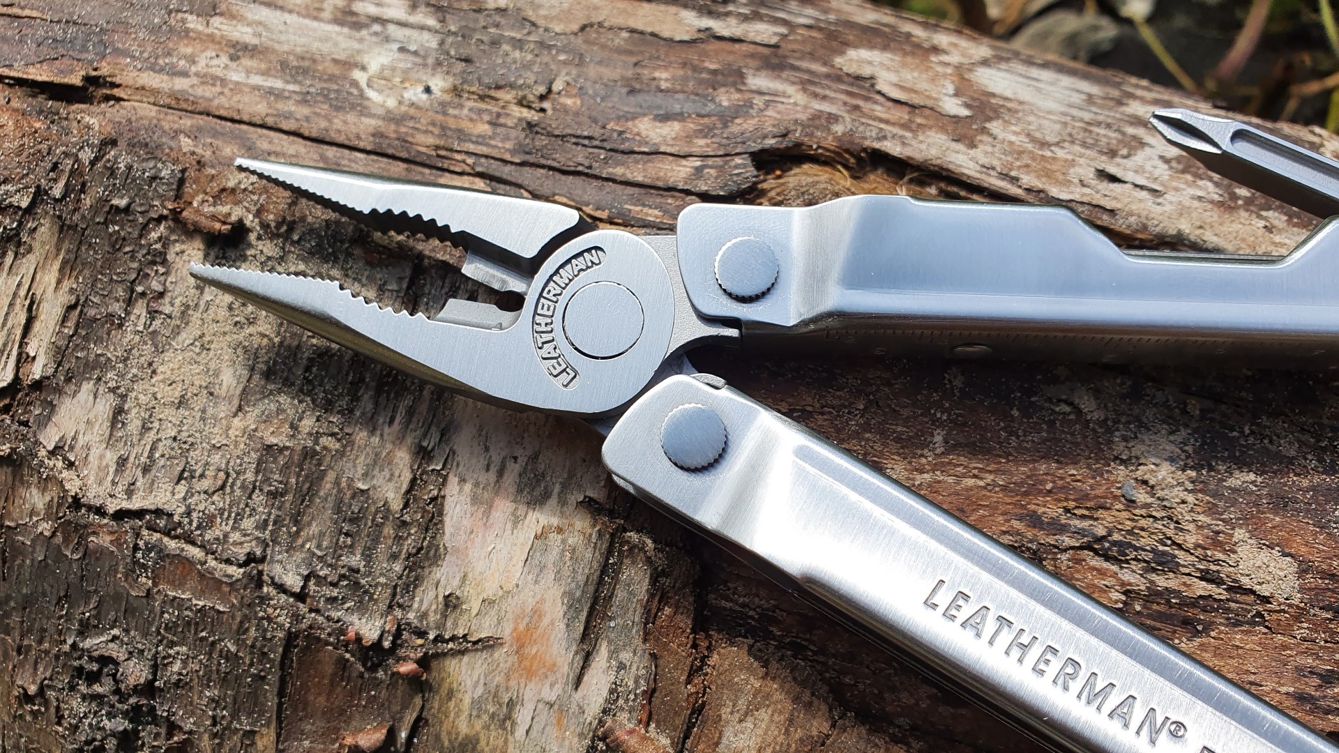 Мультитул Leatherman Bond EDC