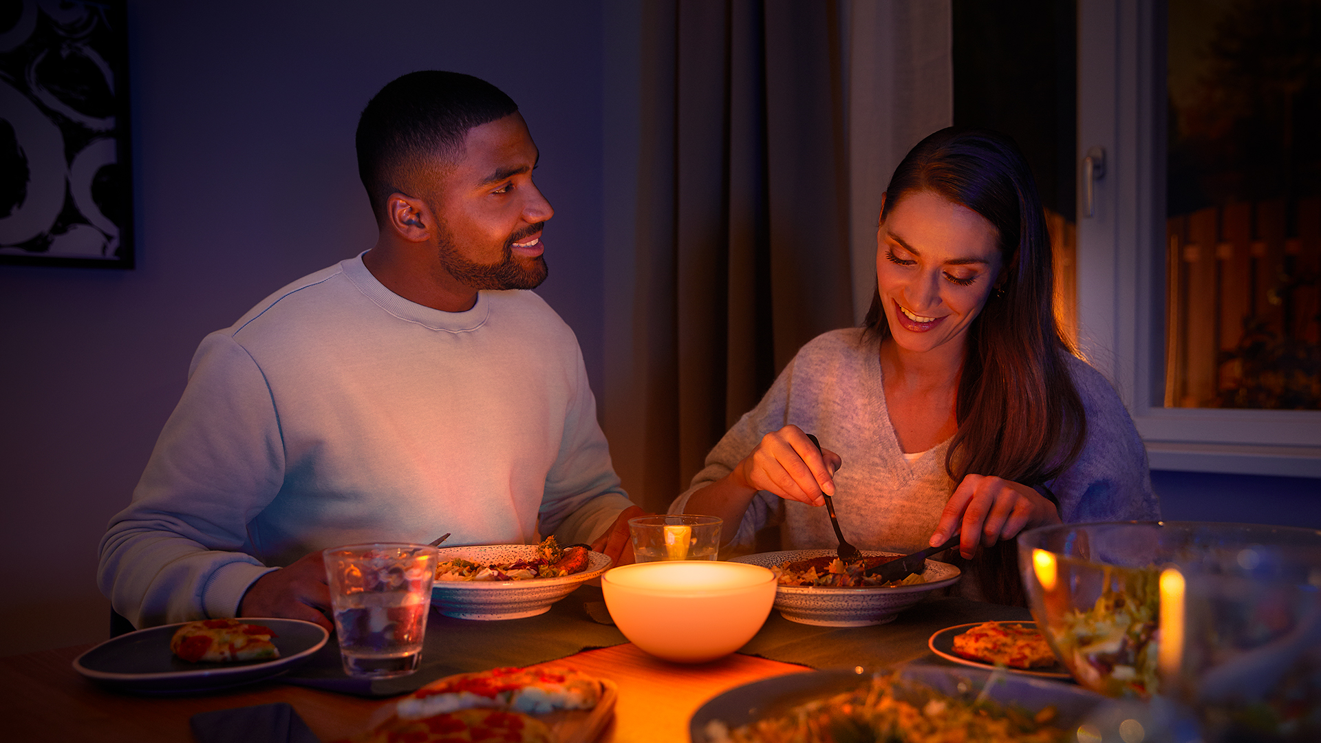 Philips Hue Отправляйтесь за обеденным столом