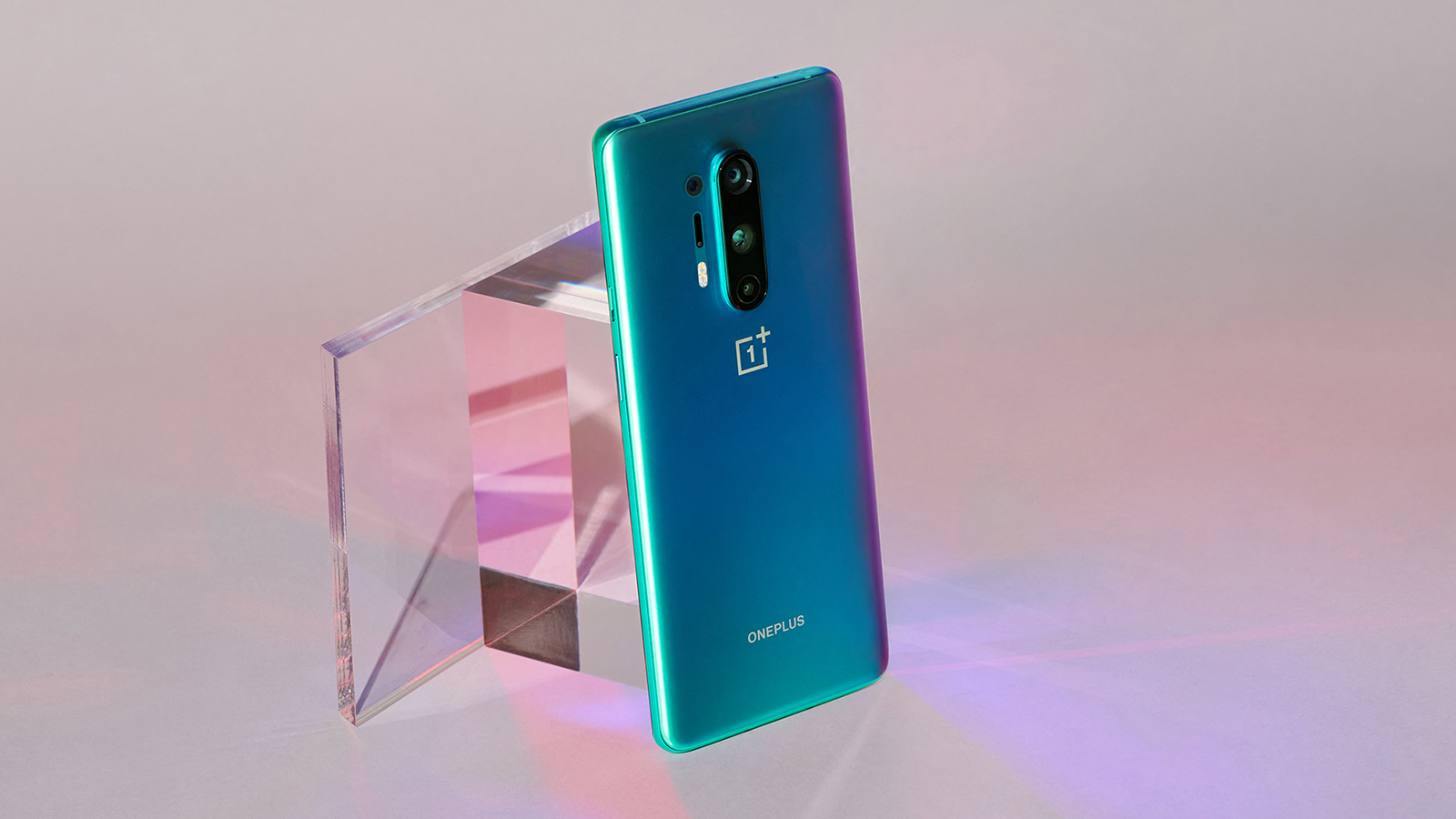 OnePlus 8 Pro против OnePlus Nord: OnePlus 8 Pro сзади