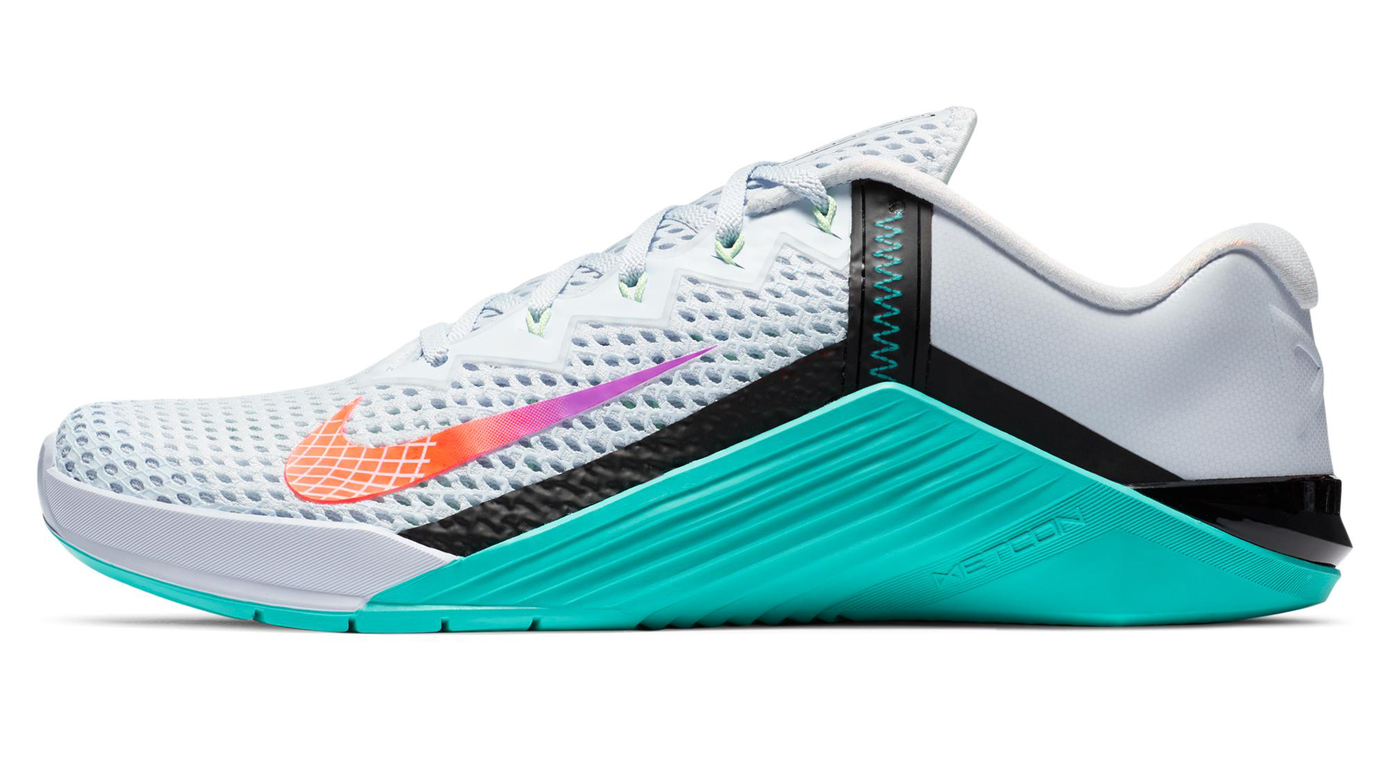 Under Armour TriBase Reign 2 против Nike Metcon 6