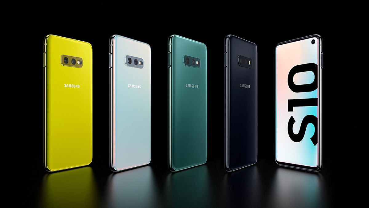 Samsung Galaxy S10e против iPhone XR