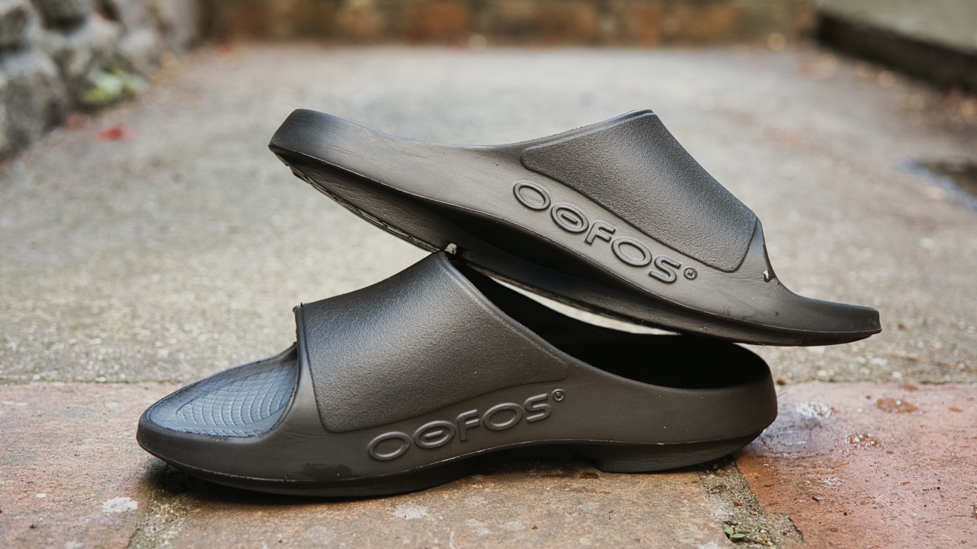 СПОРТИВНЫЕ САНДАЛИИ OOFOS OOAHH FLEX SLIDE