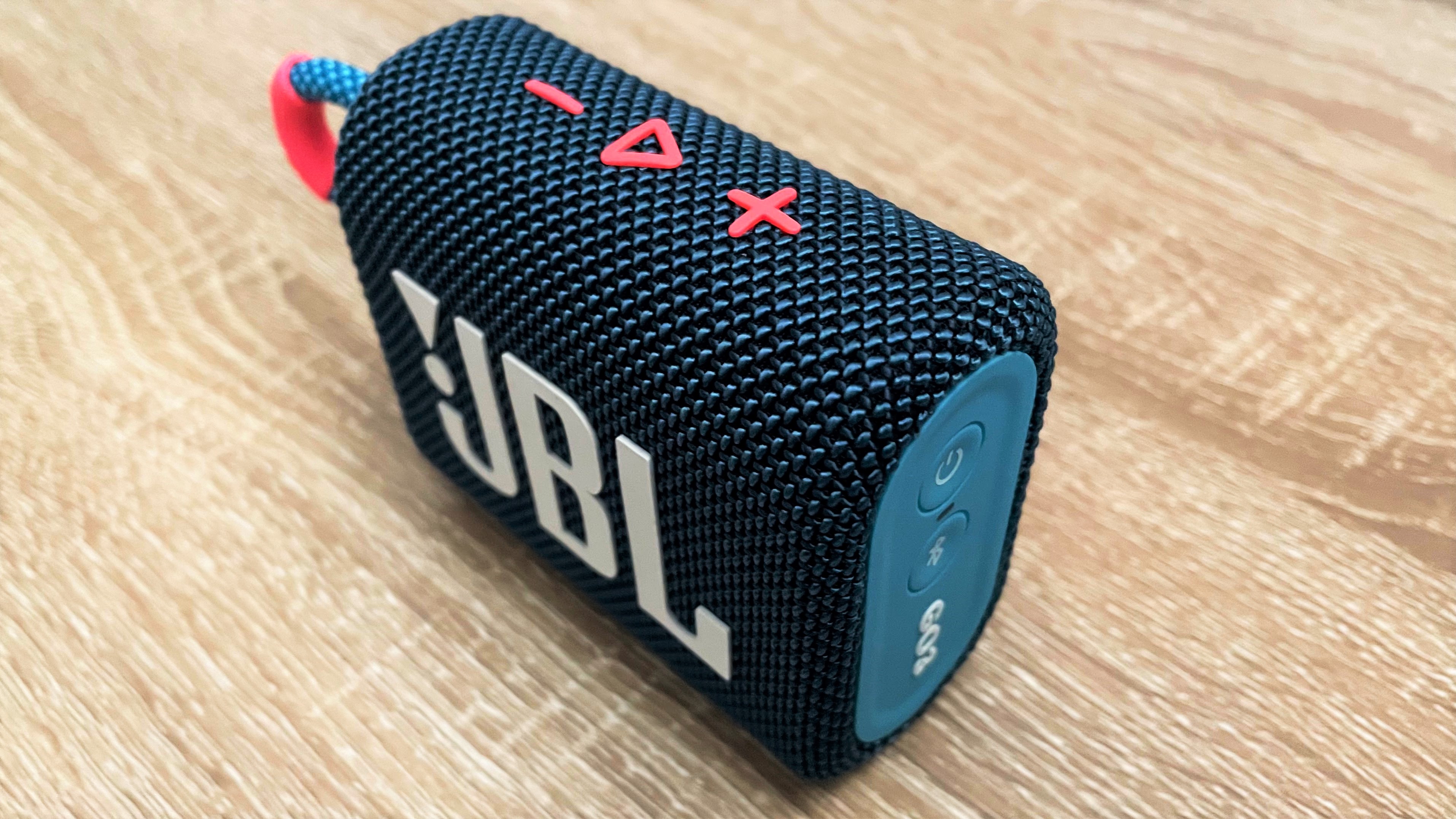 Обзор JBL Go 3