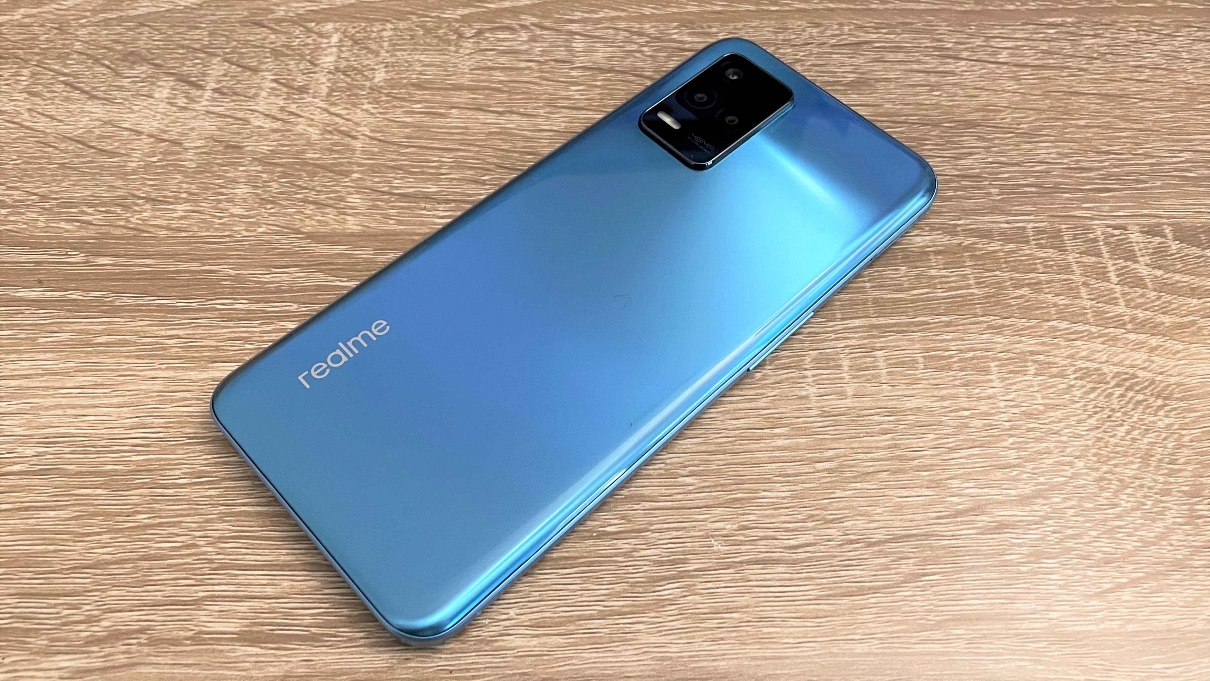 Обзор Realme 8 5G