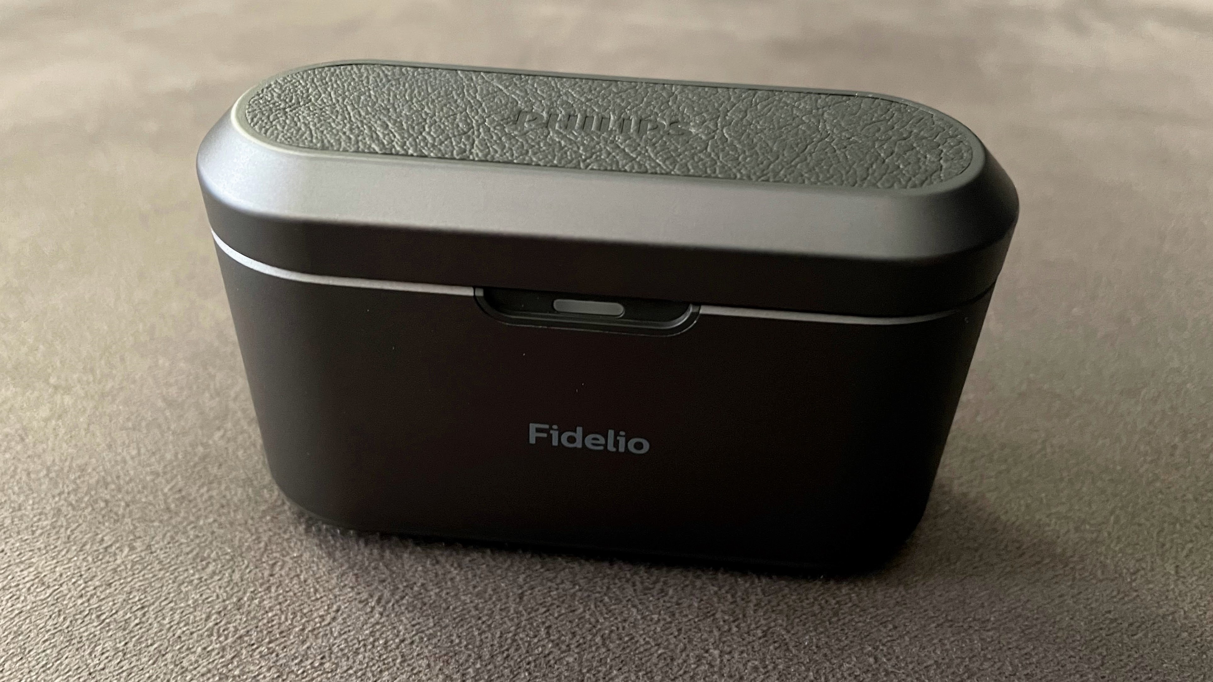 Обзор Philips Fidelio T1