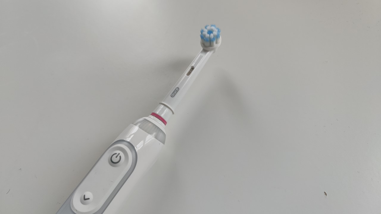 Обзор Oral-B Genius 9000