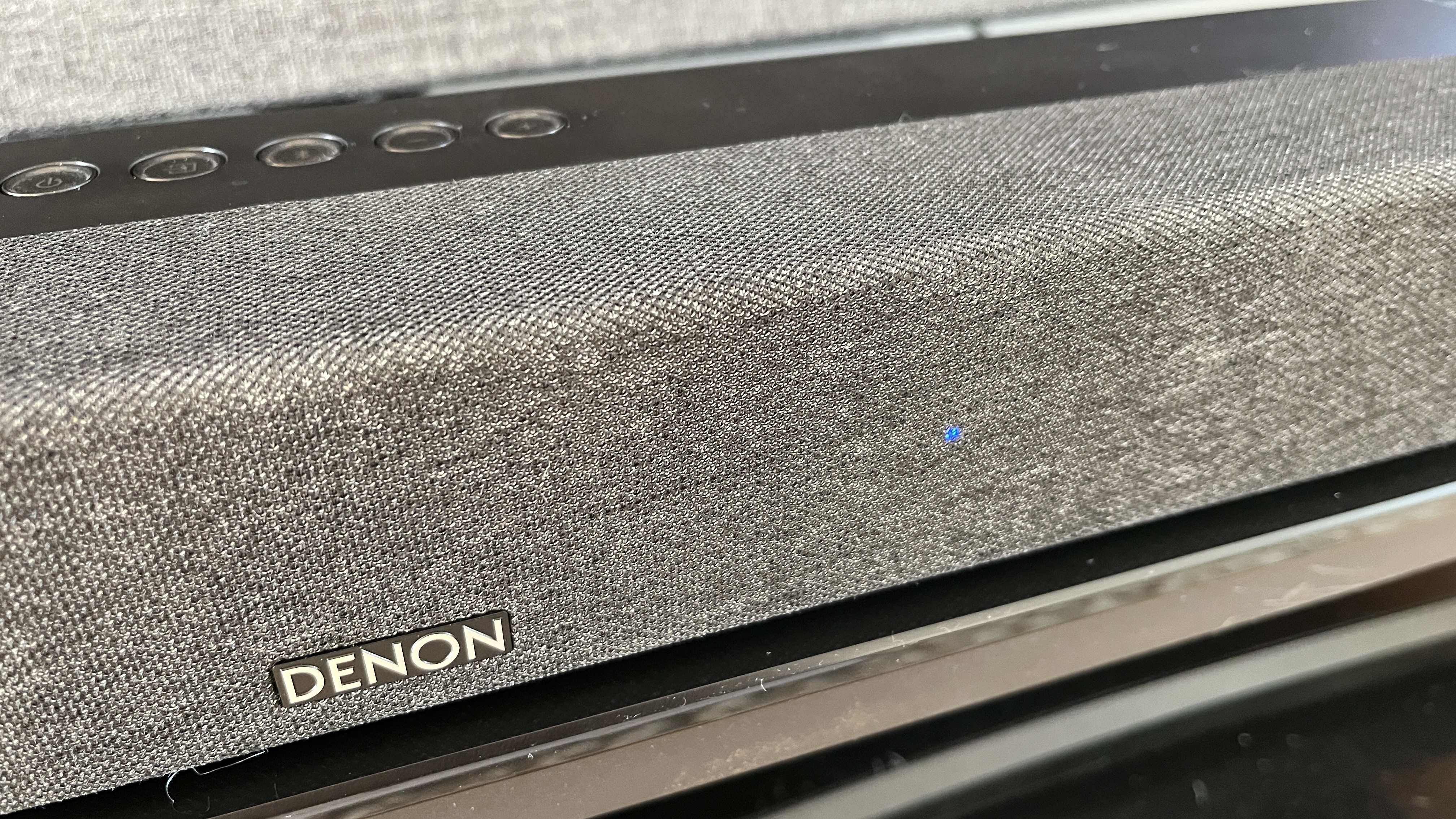 Обзор Denon DHT-S517: саундбар крупным планом