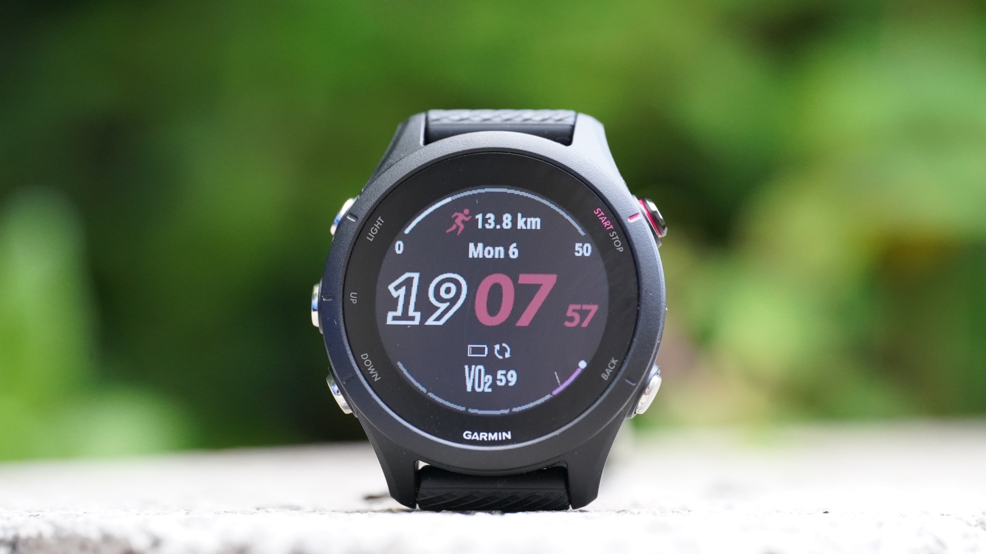 Обзор Garmin Forerunner 255S