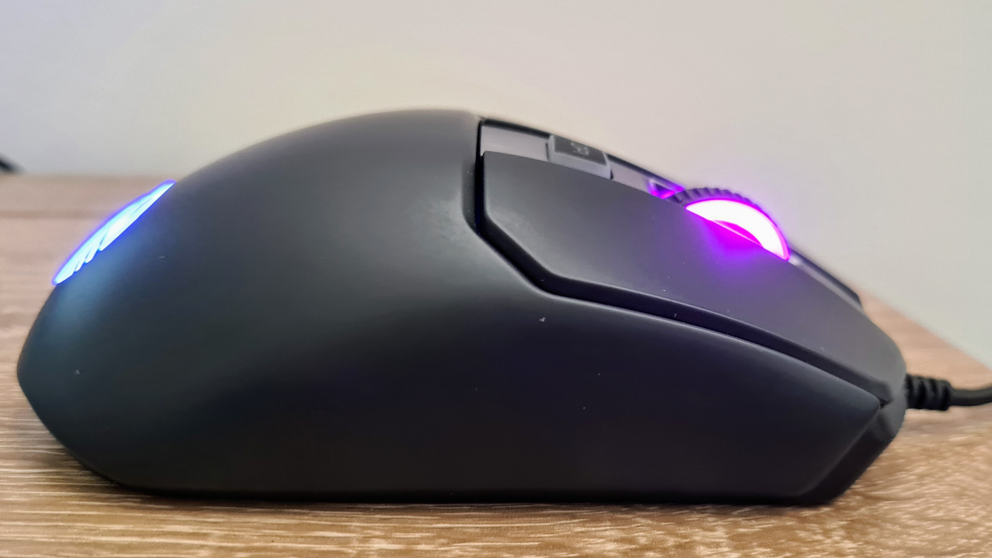 Обзор Roccat Kain 120 AIMO