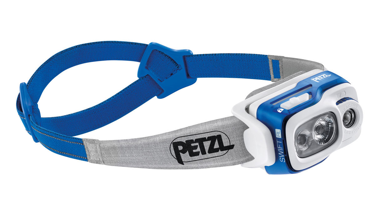 Изображение налобного фонаря Petzl Swift RL на белом фоне