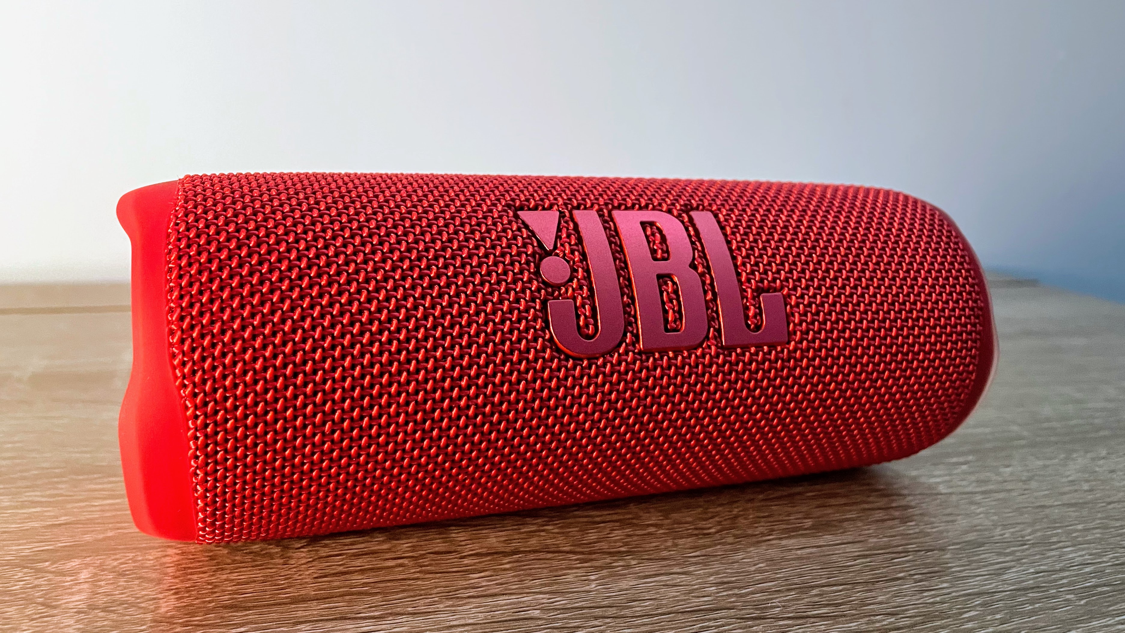 Обзор JBL Flip 6