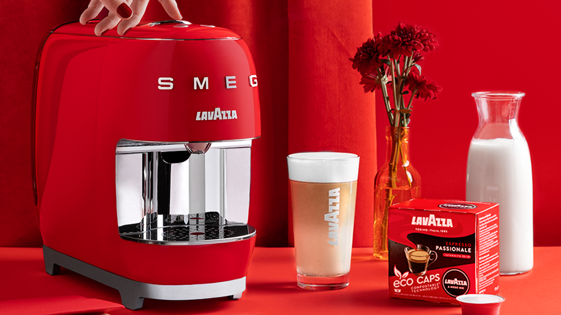 Обзор Smeg A Modo Mio Lavazza