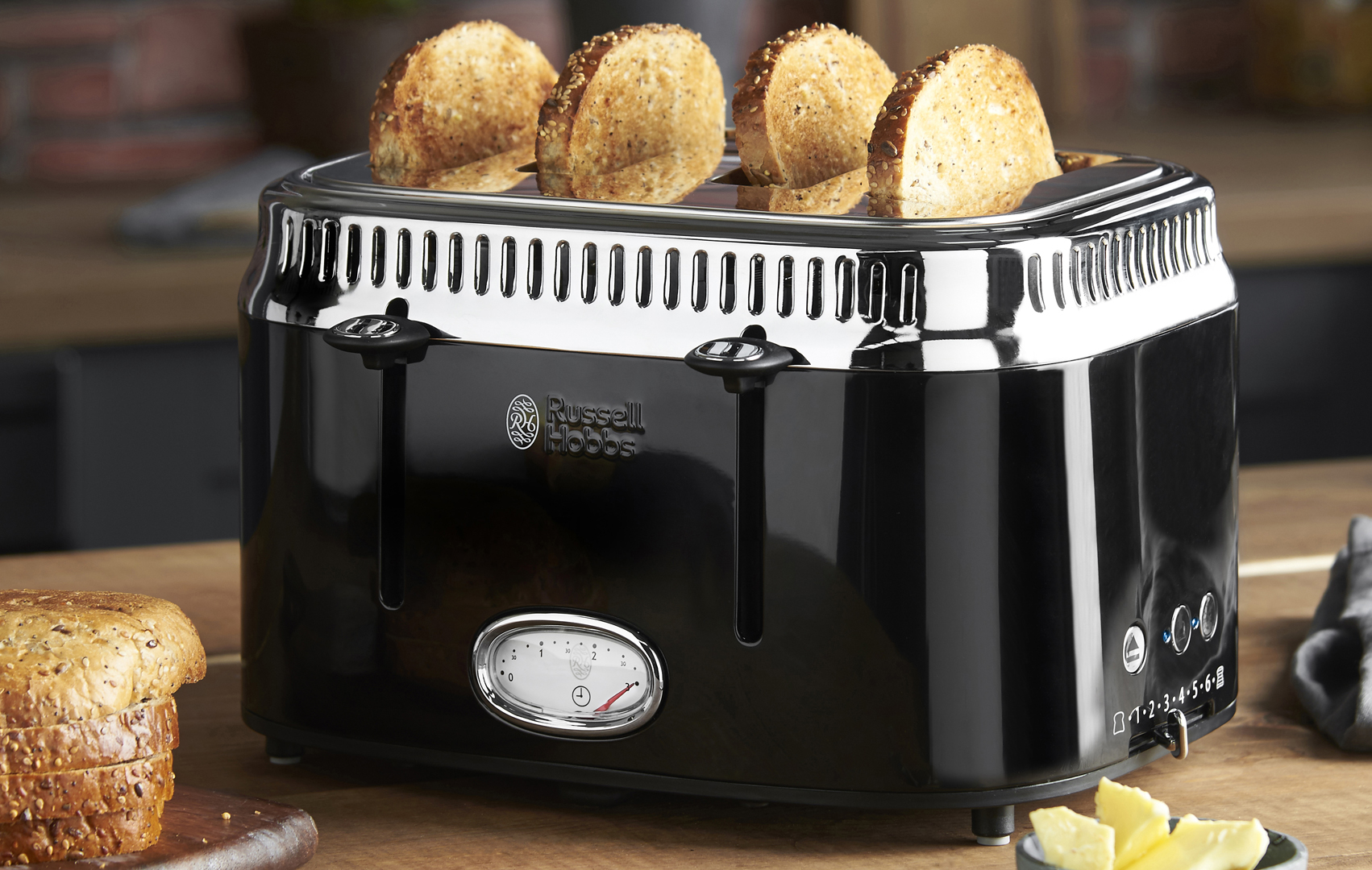 Тостер Russell Hobbs Retro с 4 ломтиками