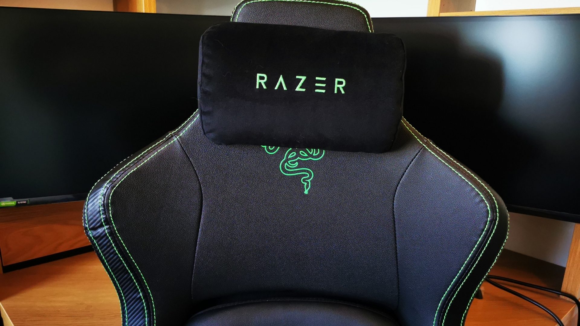 Обзор Razer Iskur