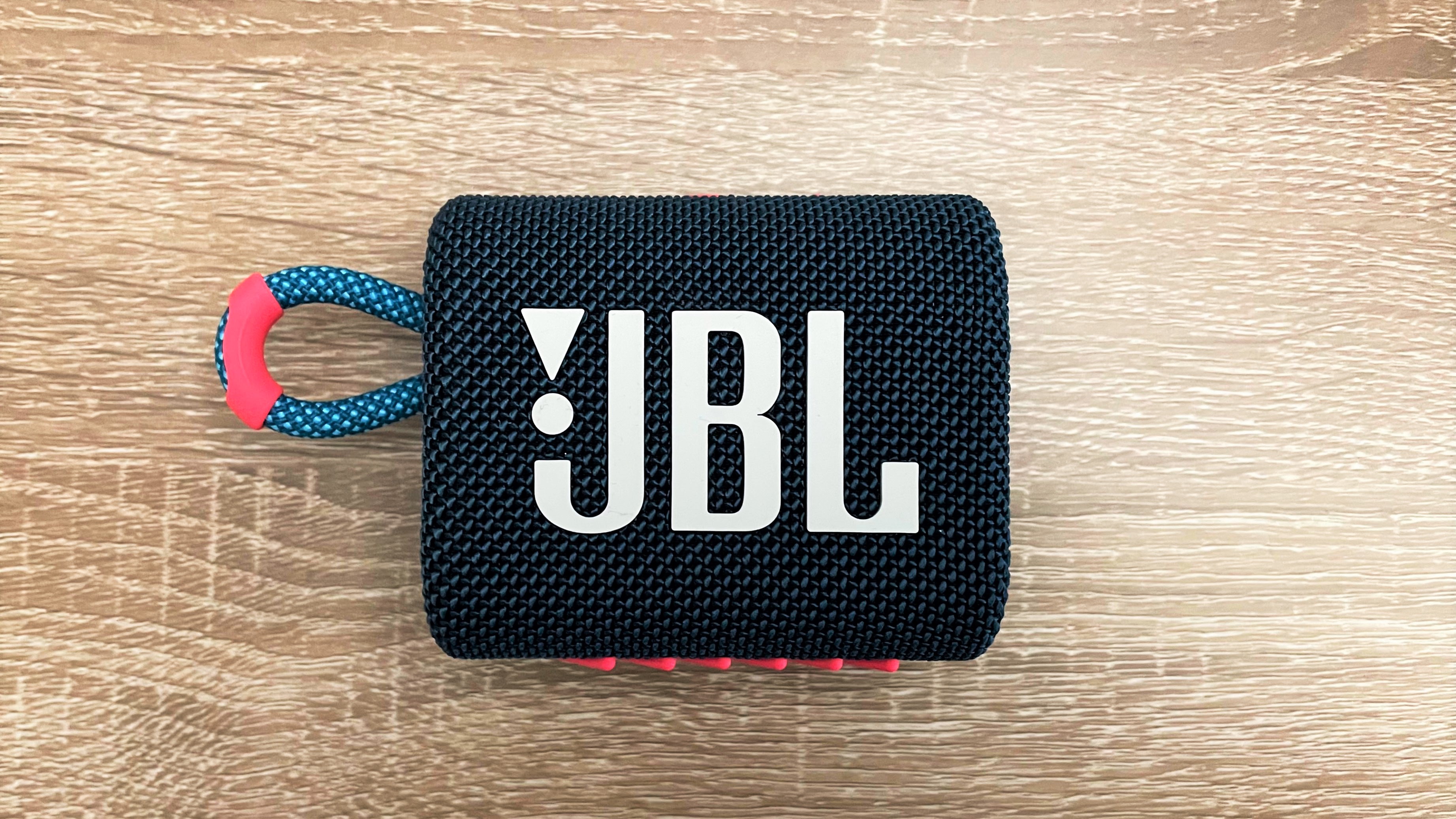 Обзор JBL Go 3