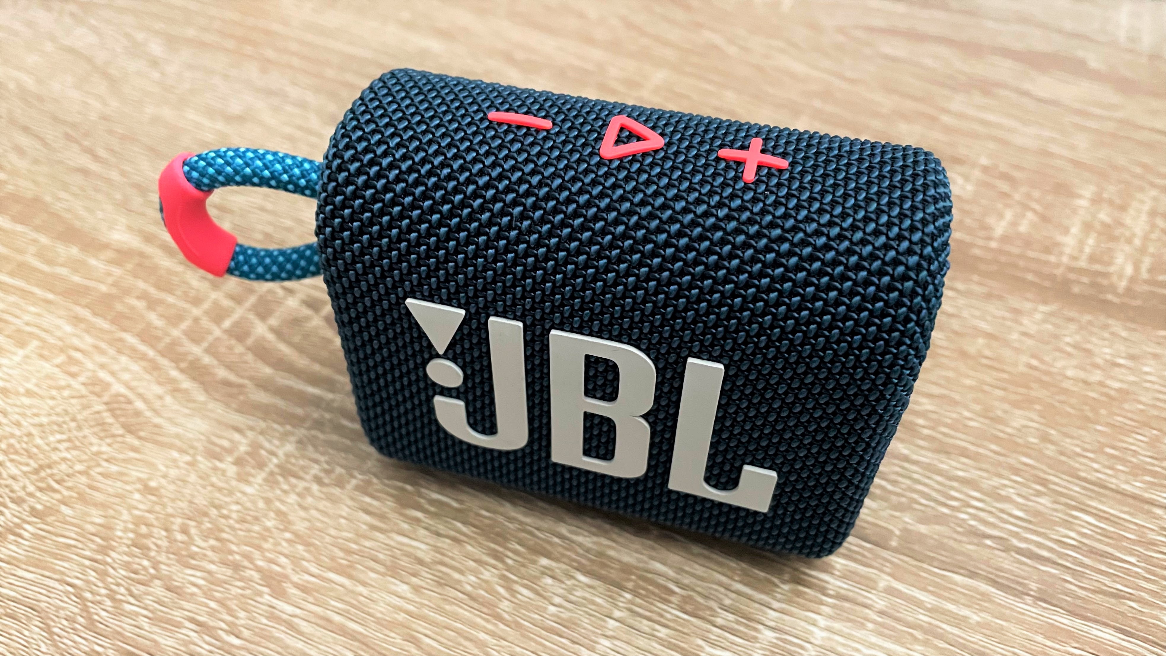 Обзор JBL Go 3