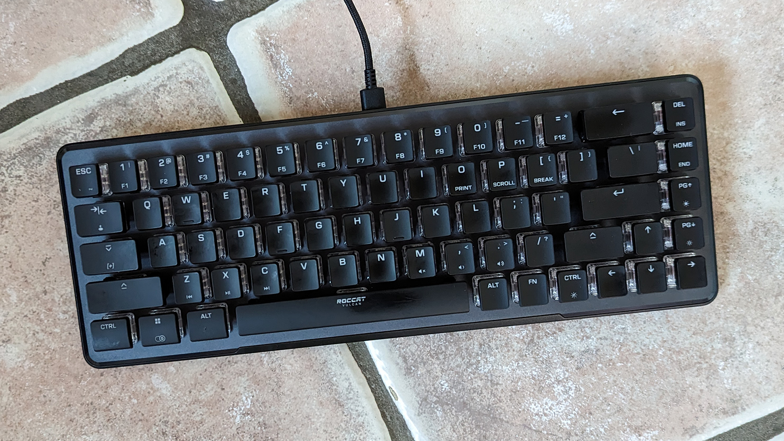 Мини-клавиатура Roccat Vulcan II