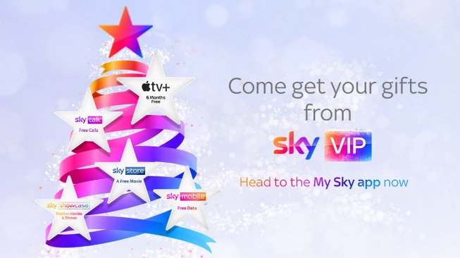 Бесплатные подарки Sky TV показаны на рождественской елке, а Apple TV+ вверху