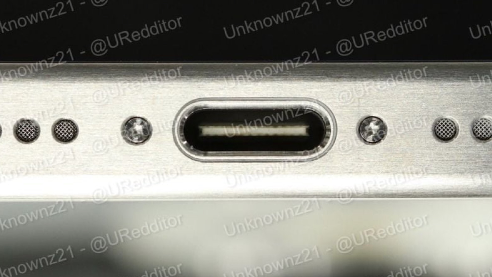 Предполагаемое просочившееся изображение порта USB-C iPhone 15 Pro