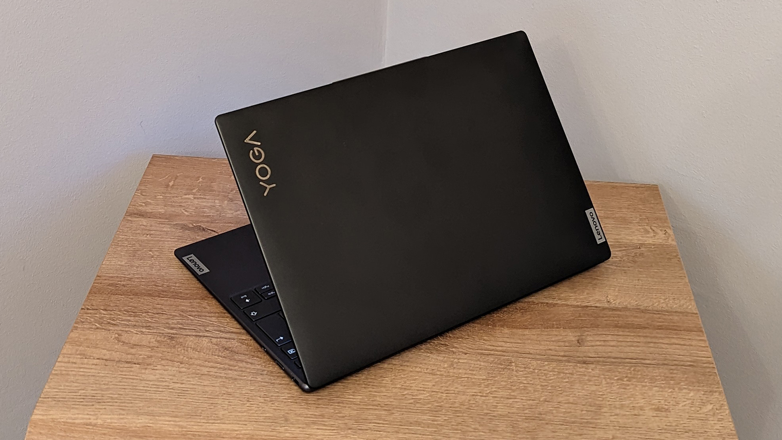 Lenovo Yoga Slim 7i Carbon