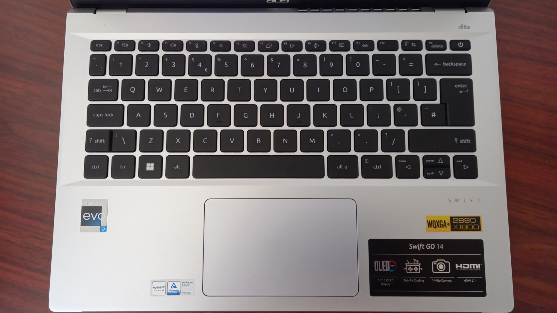 Ноутбук Acer Swift Go 14 на столе