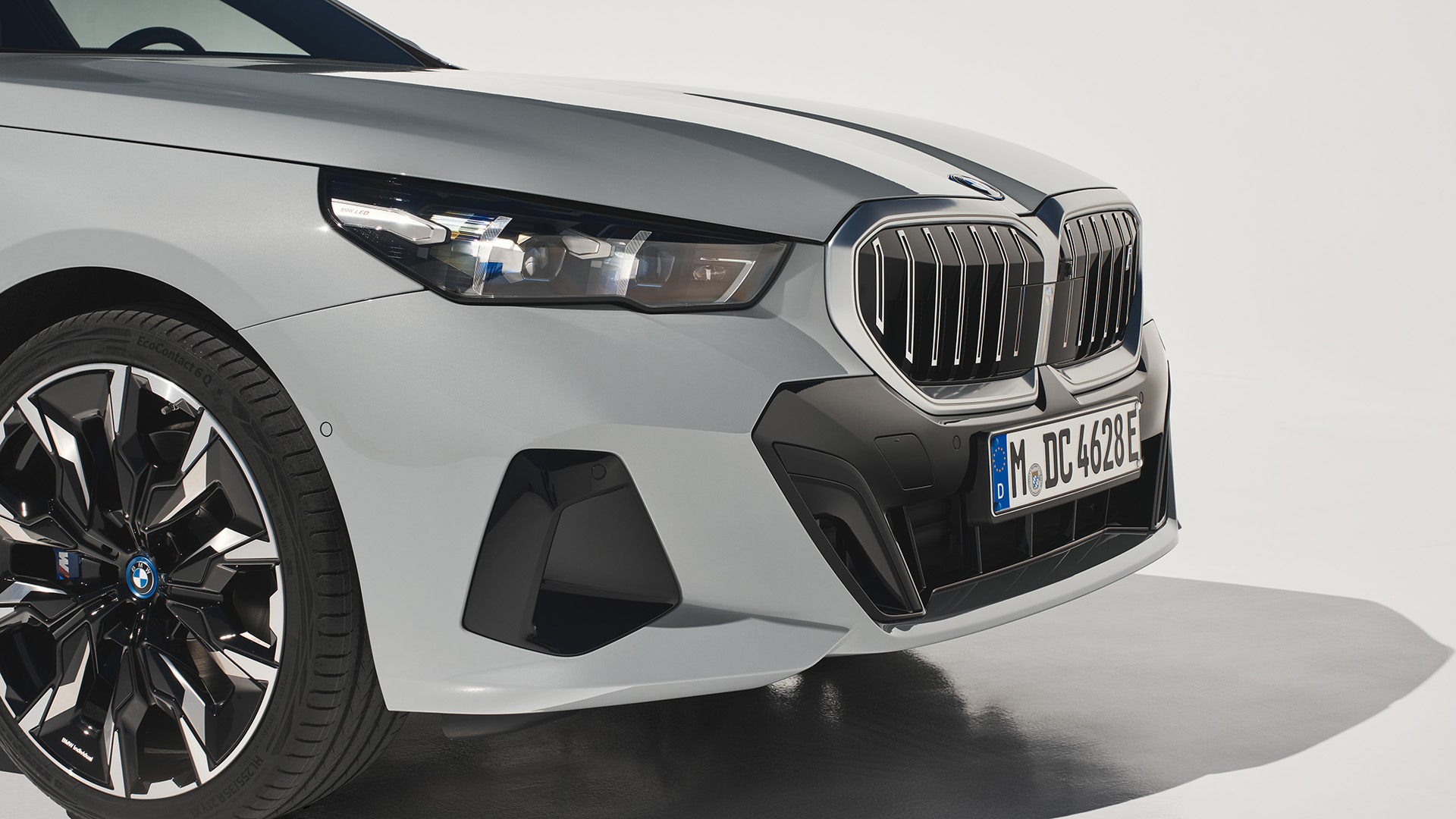 Электромобиль BMW 5 серии i5